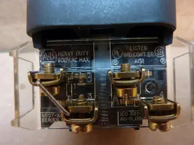 USED ALLEN BRADLEY 800T-PT16 AMBER