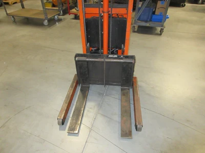 Used ECONOMY CWF-56-26 Pallet Jacks Minnesota US | Machinesused.com #1326837