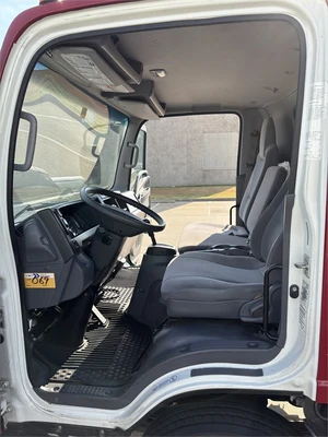 Used 2018 ISUZU VAN BODY TRUCK - DIESEL (2018) Box trucks Texas US | MachineryMax #1488266