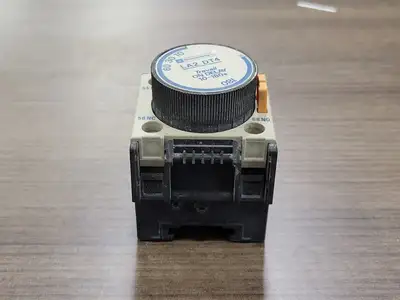 USED TELEMECANIQUE LA2-DT4