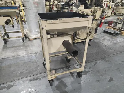 (1) Auger Hopper