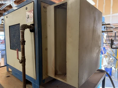 Used QUINCY 15 Rotary Screw & Sliding Vane Air Compressors California US | MachineryMax #1709093