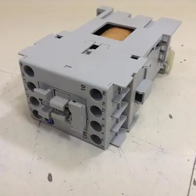 USED ALLEN BRADLEY 100-C09Z.10 SER A