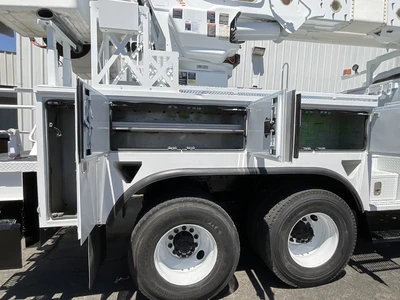 Used 2013 INTERNATIONAL 7500 Bucket (boom) trucks California US | Big Truck & Equipment #1412285