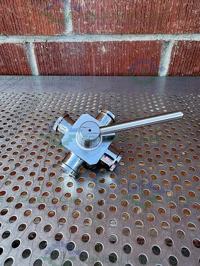 Used PHARMACIA DN6 AV SMO 254 4-WAY 316 VALVE 56-5758-00 W/ 1.2" SANITARY FITTING Valves/Fittings California US | Equipment Lab #485782