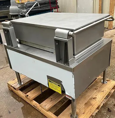 Vulcan 40 gallon electric tilt skillet