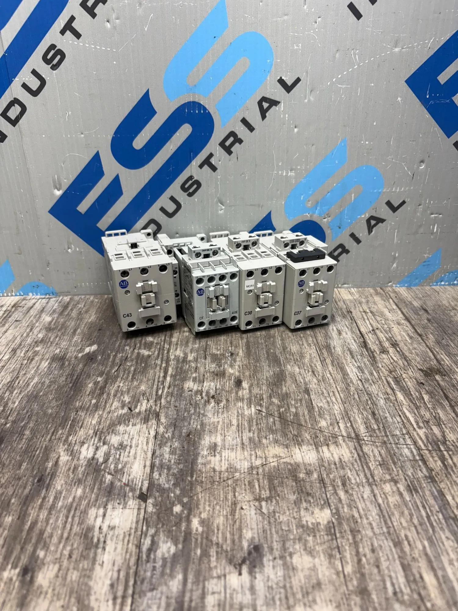 USED ALLEN BRADLEY 100-C30E00 C37 C43 700-CF400D