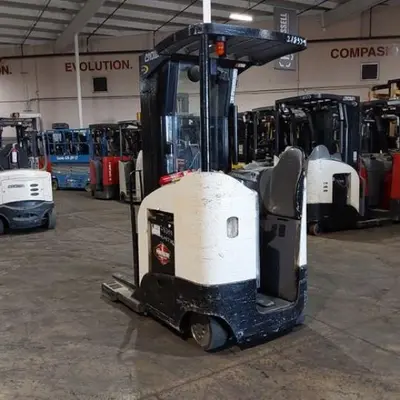 USED 2016 CROWN RR5725-45