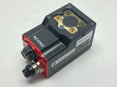 USED KEYENCE AUTOFOCUS TYPE 1D /2D CODE READER, FIXED MOUNT