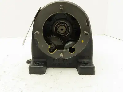 Sew Eurodrive R40DT90L4 Inline Gearbox 3.98:1 Reducer 432 RPM IEC 90L Foot Mount