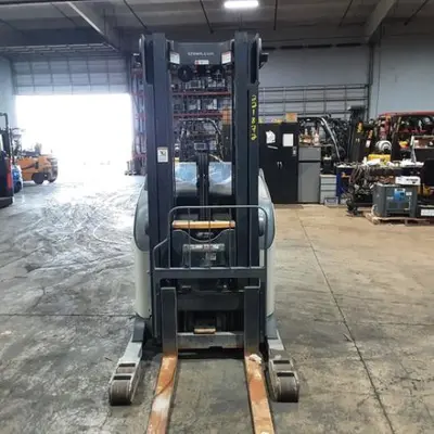 USED 2018 CROWN RR5725-45