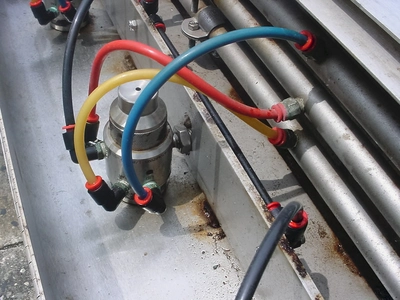 USED SPRAYING SYSTEMS CO. 4 NOZZLE SPRAYER