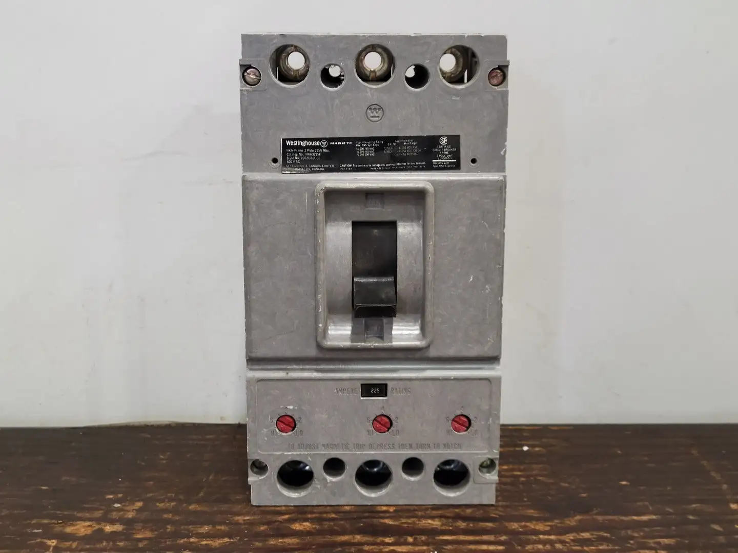 Used WESTINGHOUSE HKA3225F Switchgears British Columbia CA | Lenmark #242395