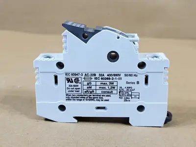 NEW ALLEN-BRADLEY 1492-FB1M30
