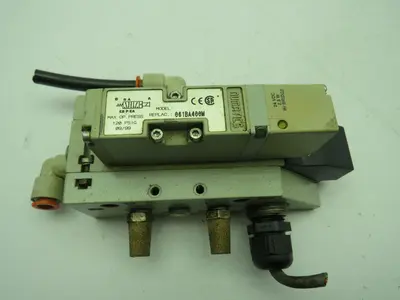 Numatics 061BA400M Solenoid Valve w/ Manifold Base