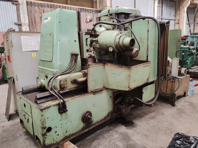 KOMSOMOLETZ Gear Hobber, in good used condition