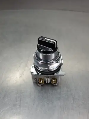 USED Cutler-Hammer 10250T/91000T Rotary Switch, Ser D2