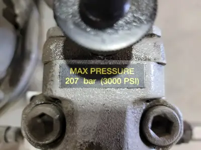 USED INSTRON A440 83C