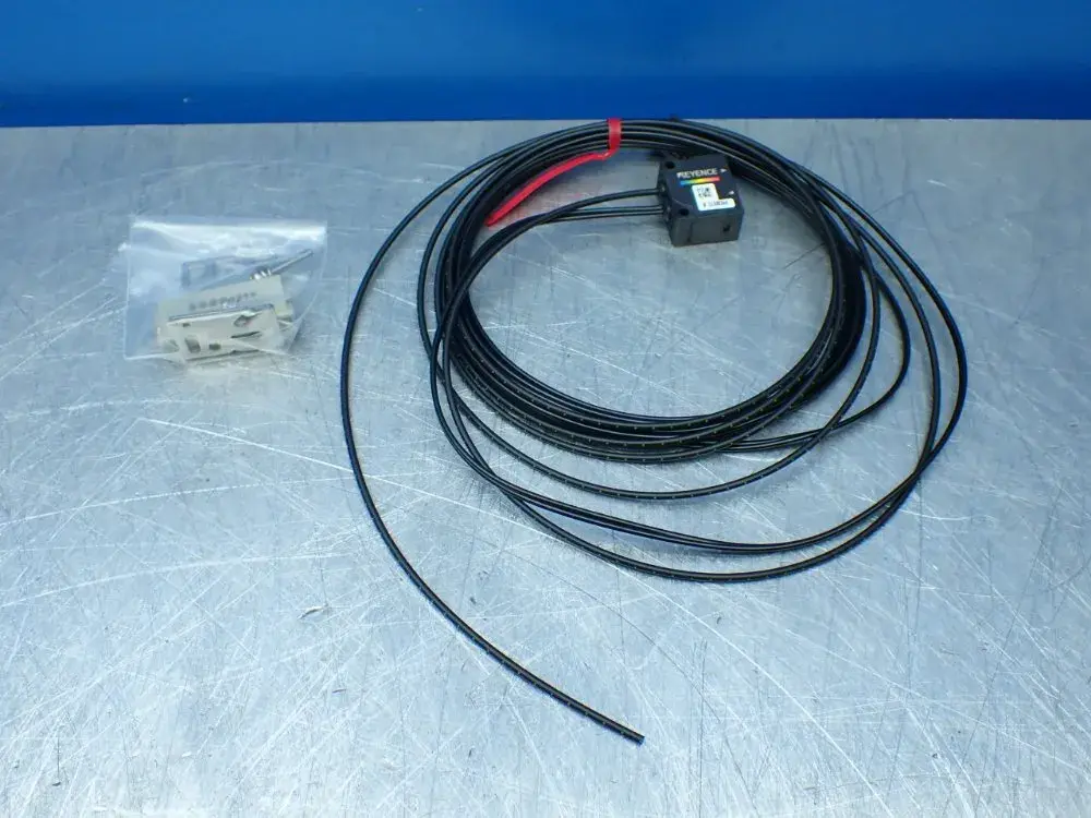 NEW KEYENCE CZH32