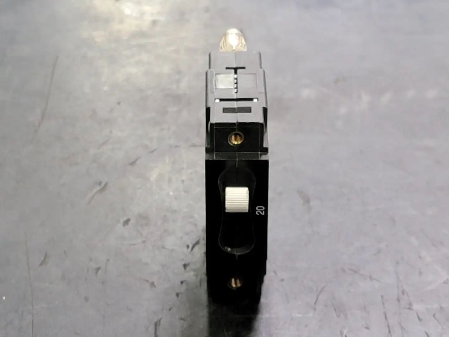 Used CARLING TECHNOLOGIES CA1-X0-25-118-A11-MG Switchgears British Columbia CA | Lenmark #241453