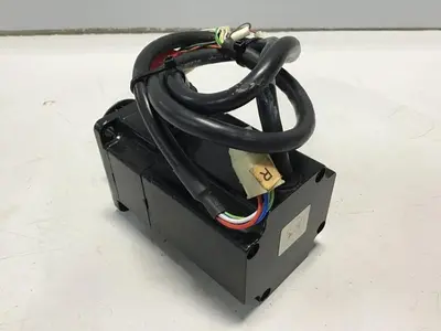 USED YASKAWA SGMP-01AWYR22