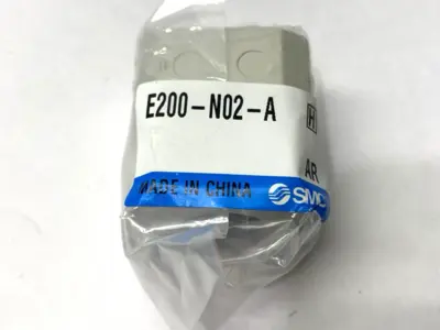 NEW SMC PNEUMATIC ADAPTER 1/4" PORTS LOT OF 2