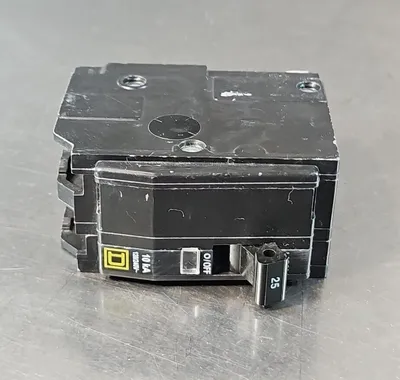 Square D 2Pole 25Amp 240VAC 10kA Circuit Breaker. Loc4C-20
