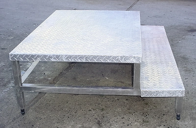 USED TWO STEP WORK PLATFORM 30 X 45