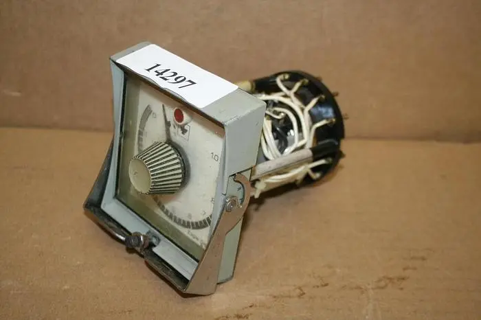 Used EAGLE SIGNAL CE301 Timers Michigan US | Ideal Machinery #592347