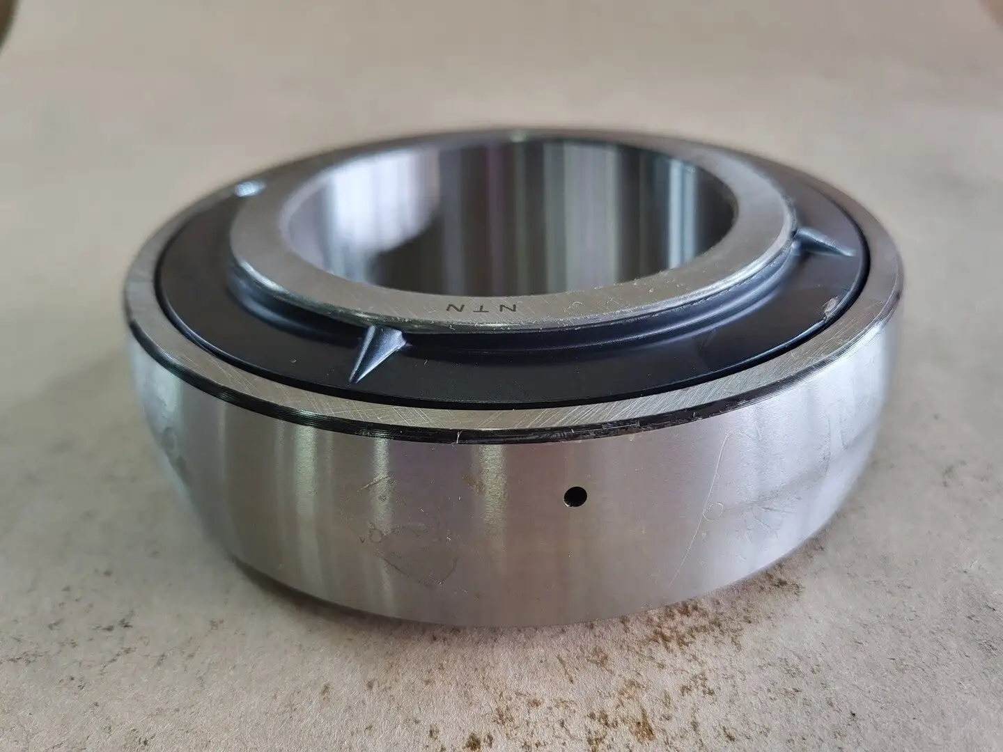 NEW NTN UK217D1