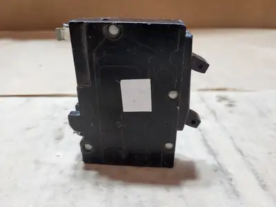 Used SQUARE D QO215 Switchgears British Columbia CA | Lenmark #1438539