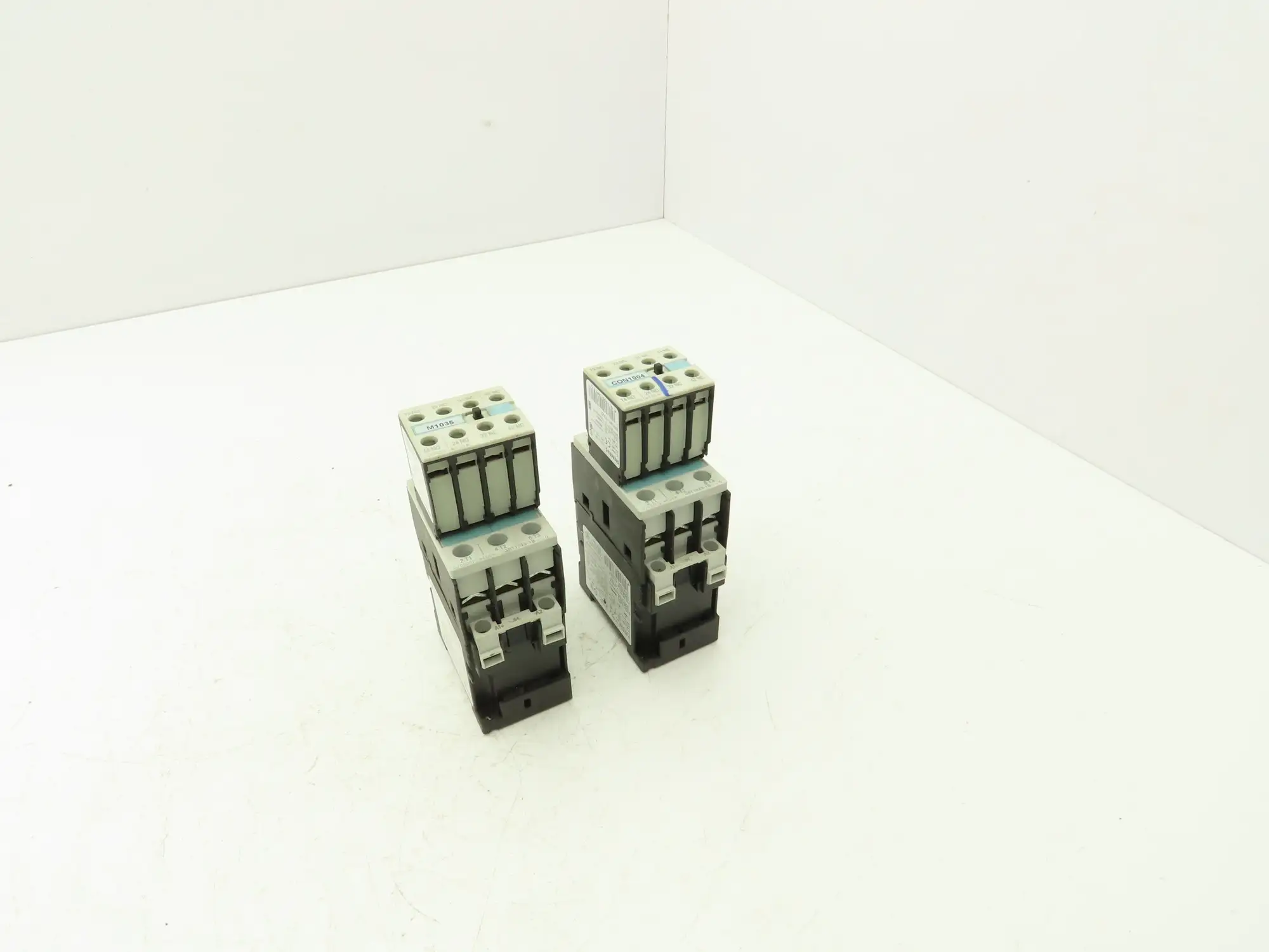 Siemens 3RT1023-1B Motor Starter Contactor Relay 24V Coil 7.5Hp 600V Lot of 2