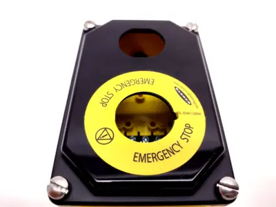 SSA-EB1PL2-12EB1Q12K50 | Banner Engineering   Flush-Mount Emergency Stop Enclosure - Used