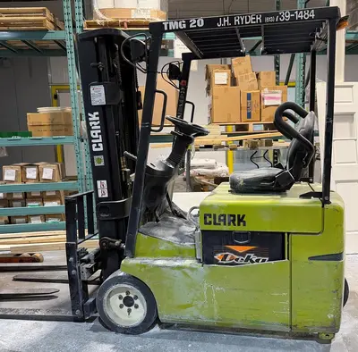 Used CLARK TMG20 3-Wheel Sit down Electric Counterbalance Forklifts British Columbia CA | Steep Hill Equipment Solutions #1266480