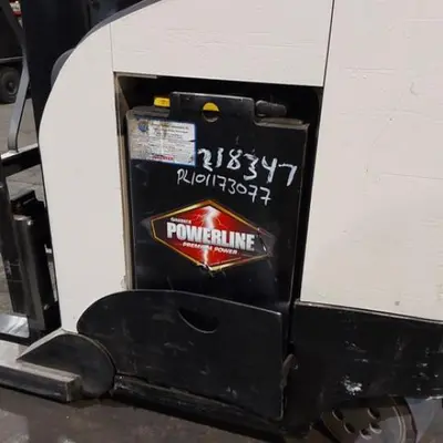 USED 2016 CROWN RR5725-45