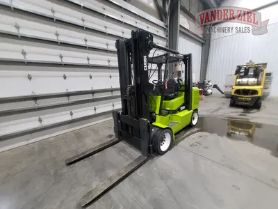 Used 2001 CLARK CGC70 Misc Forklifts Michigan US | Vander Ziel Machinery Sales #480427