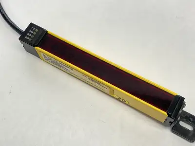 Used STI Micro Safe Light Curtain Transmitter 70191-1077 Light Curtains & Grids Michigan US | Maverick Industrial Sales #1402195