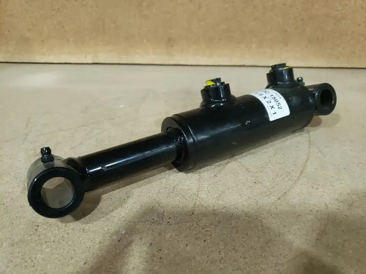 Used LENMARK INDUSTRIES PC 15052 Parts (Hydraulics and Pneumatics) British Columbia CA | Lenmark #266408