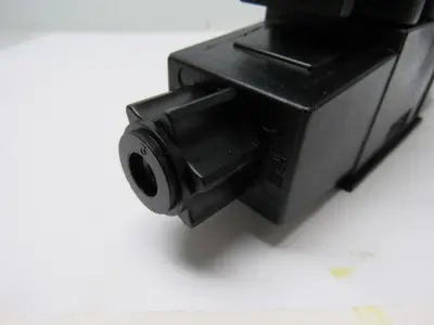 Parker D1VW4CVY 70 Hydraulic Directional Control Valve