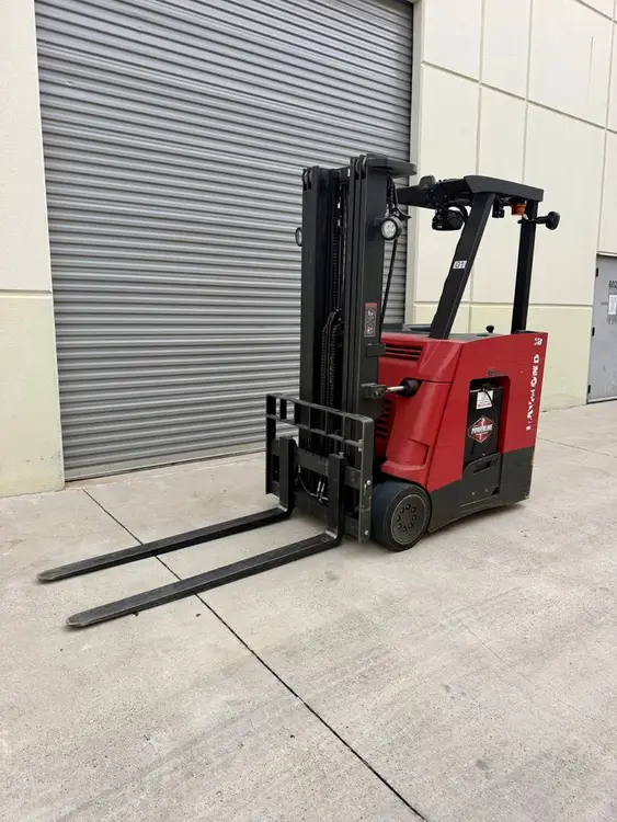 Used 2015 RAYMOND 415-C30TT 3-Wheel Stand up Electric Counterbalance Forklifts Texas US | TB Forklifts #1274881