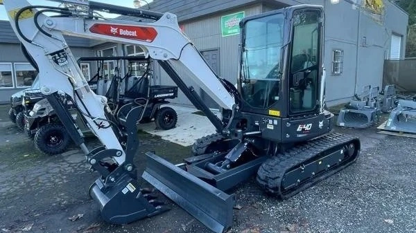 USED 2024 Bobcat E40 R2