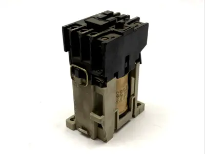 3A3-12-10-24 | Sprecher+Schuh  Contactor 24VDC Coil 4-Pole CHIPPED - For parts or not working