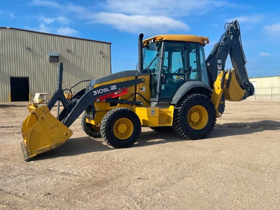 USED 2022 Deere 310SL
