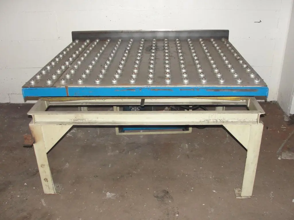 USED ADVANCE LIFTS INC AL-236