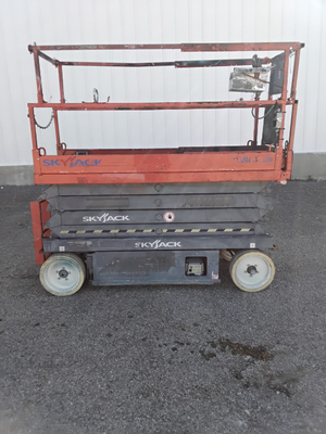 USED 2015 Skyjack SJ3226