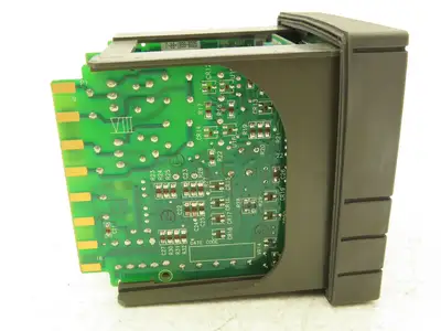 Honeywell UDC2000 Mini-Pro Temperature Controller 120VAC DC200H-0-000-10000-0