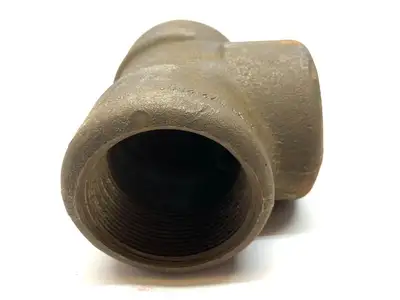 USED PENN THREADED PIPE REDUCING TEE 2000 LBS FORGED STEEL