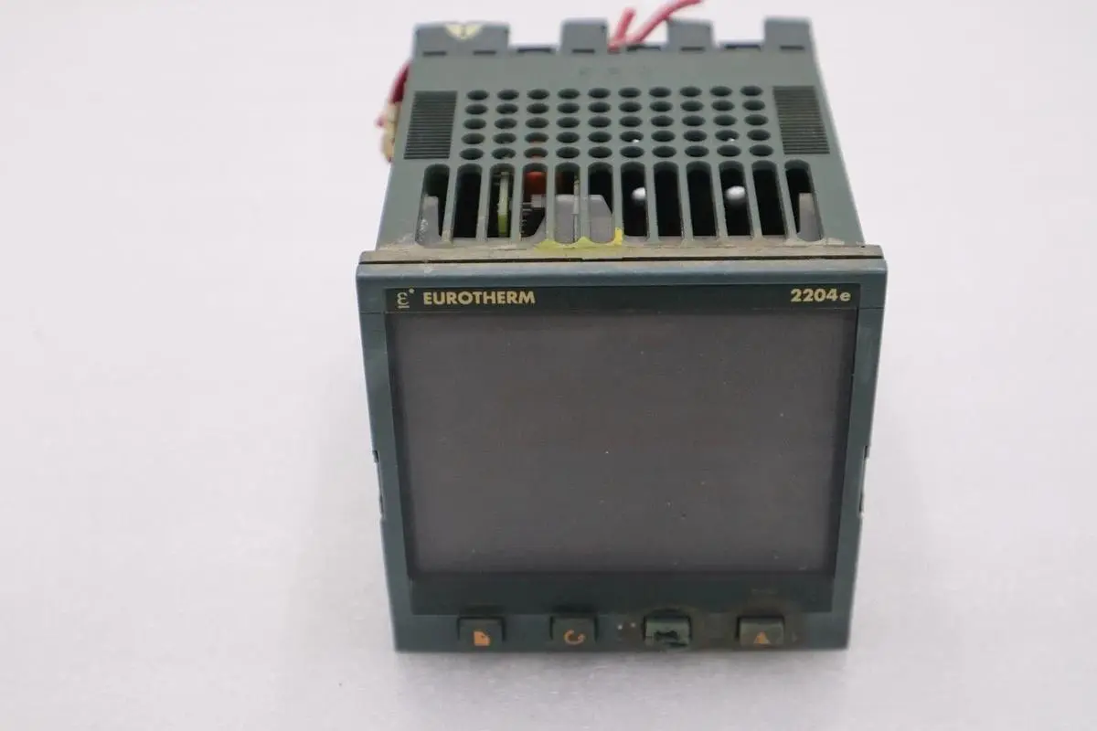 EUROTHERM 2204E TEMPERATURE CONTROLLER 2204E/VC/VH/RU/RW/XX/XX... STOCK K-397-D