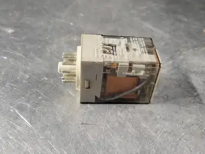 NEW ALLEN-BRADLEY 700-HA33A24