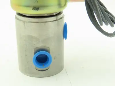 Honeywell Skinner XQ53AHB2050 Solenoid Valve 3-Way NC 24VDC 50 PSI 1/4" NPT